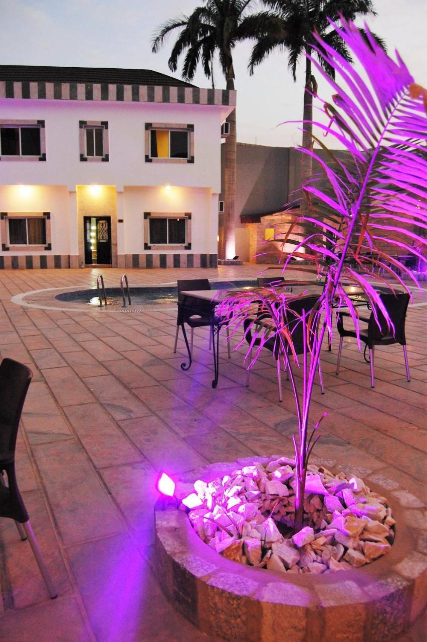 Hotel R & K Guest Palace Kano Exterior foto