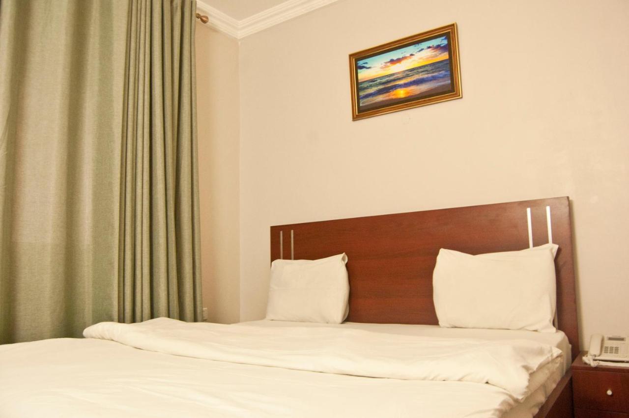 Hotel R & K Guest Palace Kano Exterior foto
